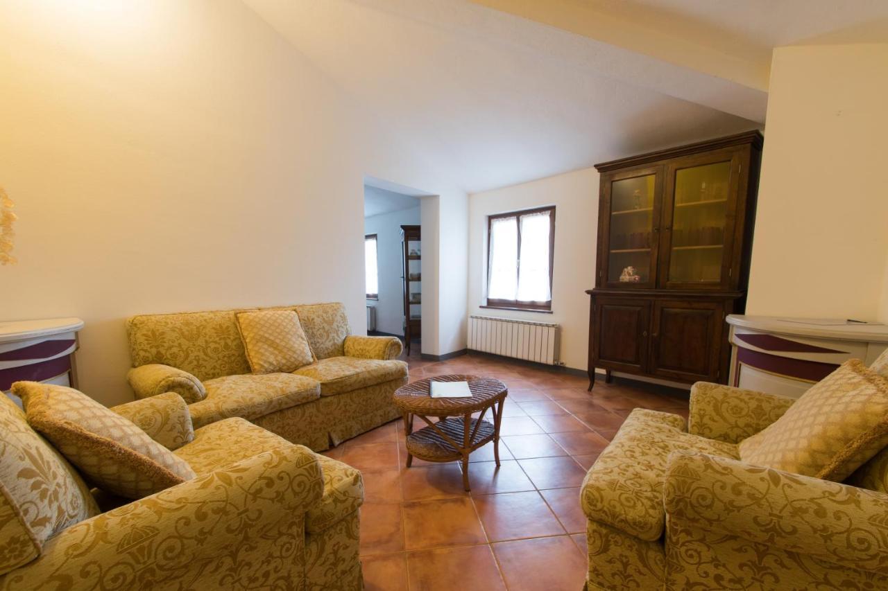 Casa Vacanze Villa Giusterna Monte Benichi Exterior photo